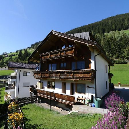 Apartment In Mayrhofen With A Balcony エクステリア 写真
