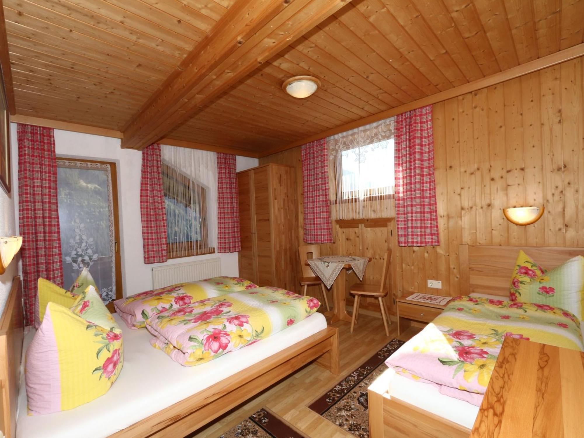 Apartment In Mayrhofen With A Balcony エクステリア 写真