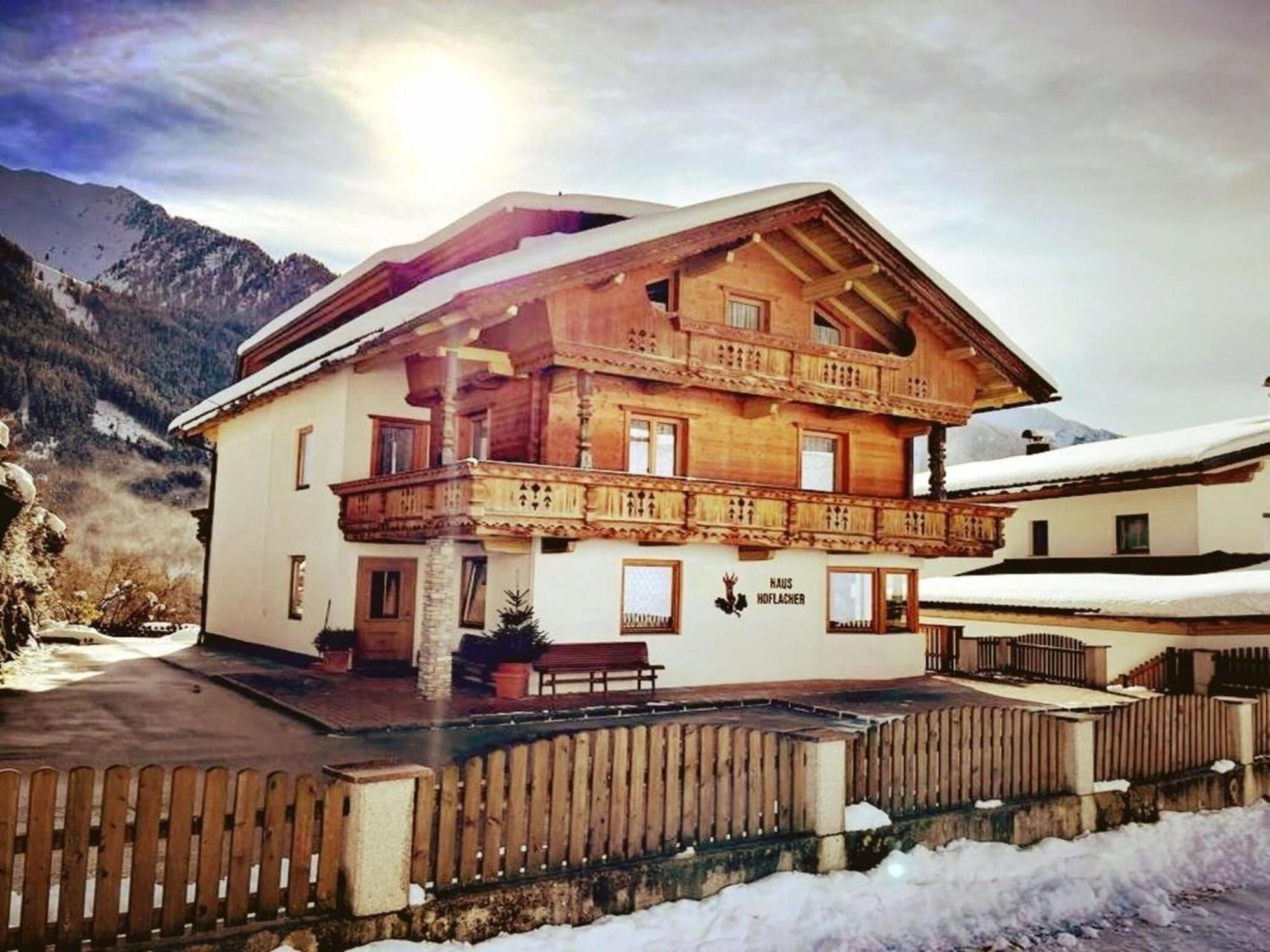 Apartment In Mayrhofen With A Balcony エクステリア 写真