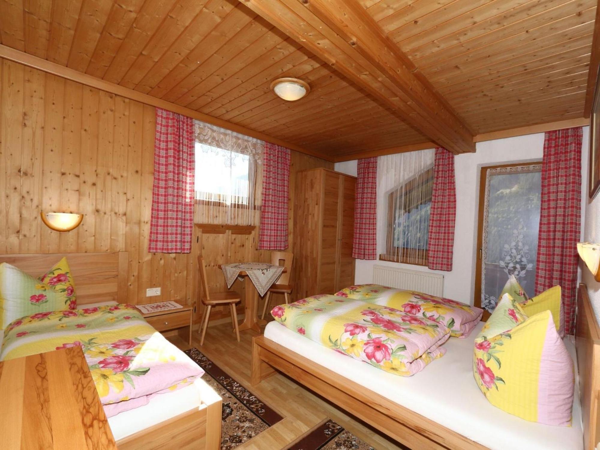 Apartment In Mayrhofen With A Balcony エクステリア 写真