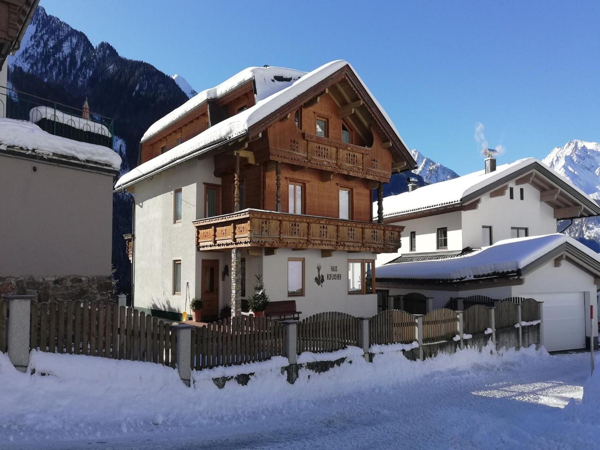 Apartment In Mayrhofen With A Balcony エクステリア 写真